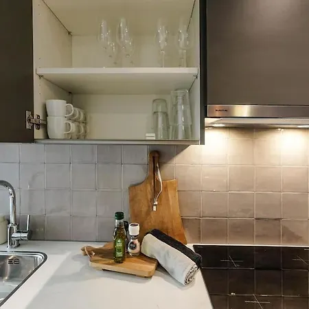 Haya Seaview - The Cinema Apartmán